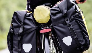 De ORTLIEB Back-Roller Classic is een 100% waterdichte fietstas en is verrassend ruim