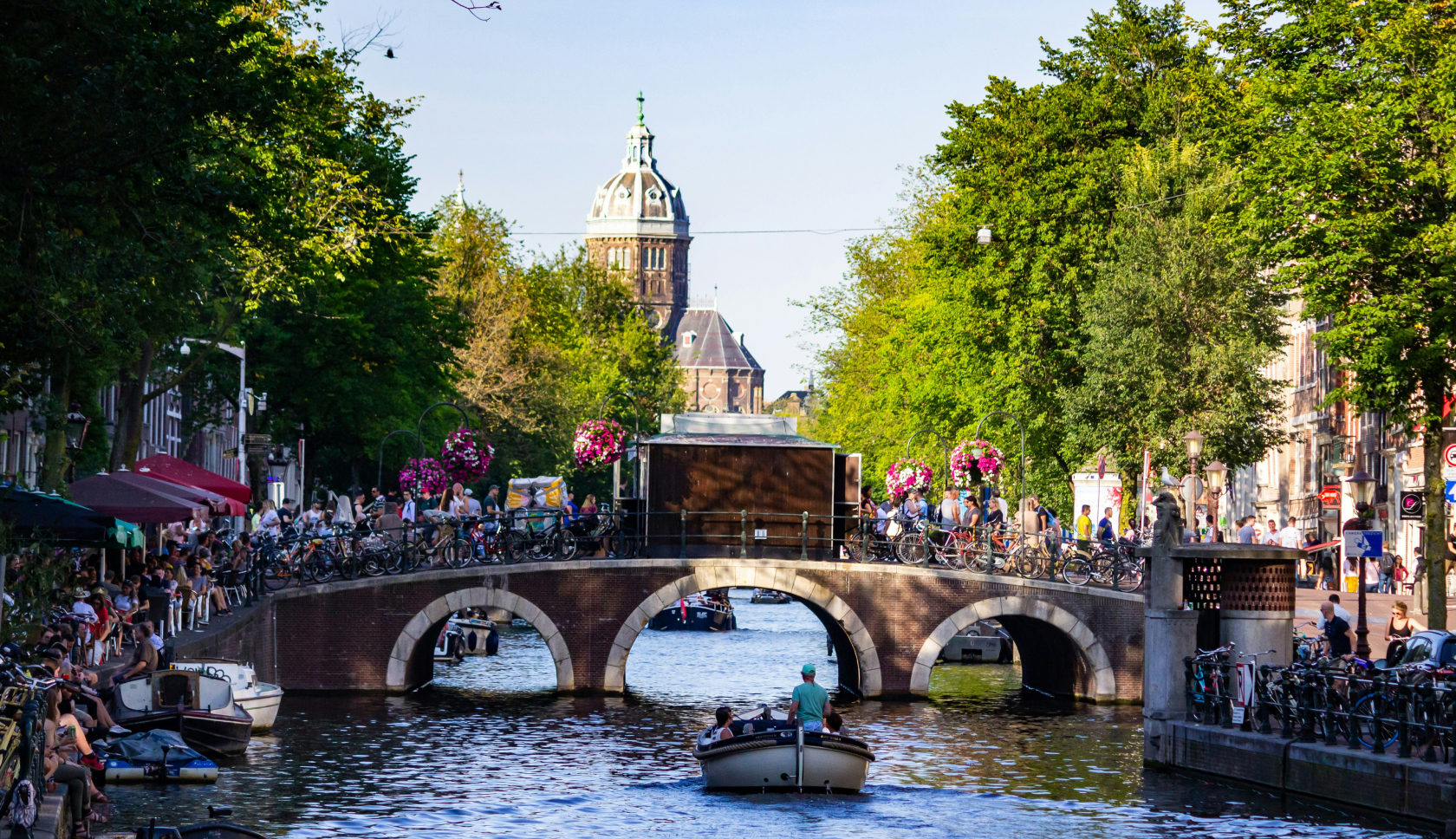 De grachten van Amsterdam zijn te voet goed te ontdekken