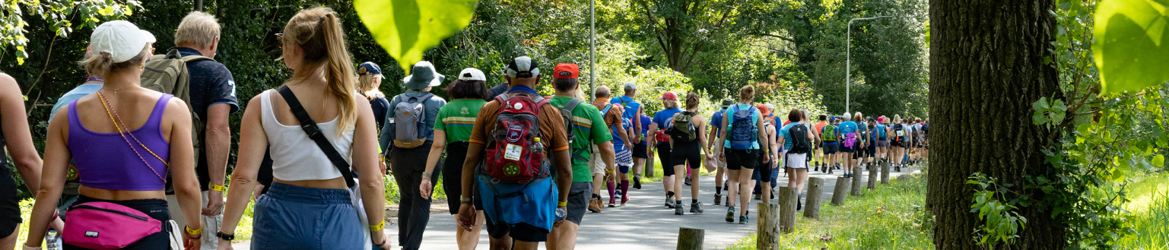 Hoe train je voor de Nijmeegse Vierdaagse? Tips voor training, wandelroutes en producten. 