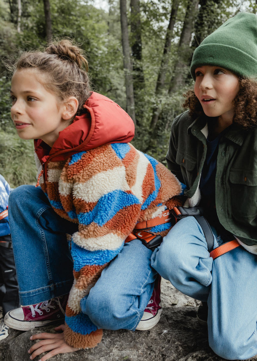 kinderen in ayacucho-kleding