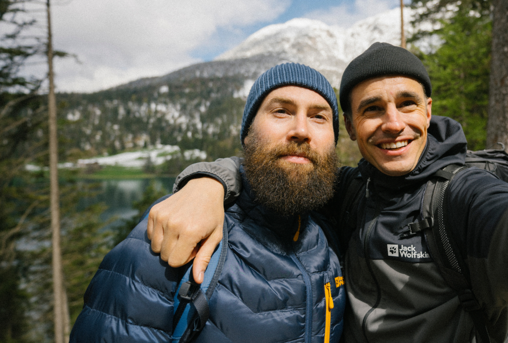 Mannen in Jack Wolfskin kleding